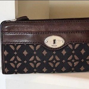 Fossil Maddox Brown/Tan Canvas and Leather Zip Around Wallet